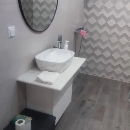 Getaway In Harmony - One Bedroom With Terrace 比比涅