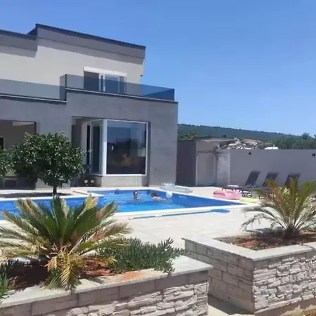 Getaway In Harmony - One Bedroom With Terrace